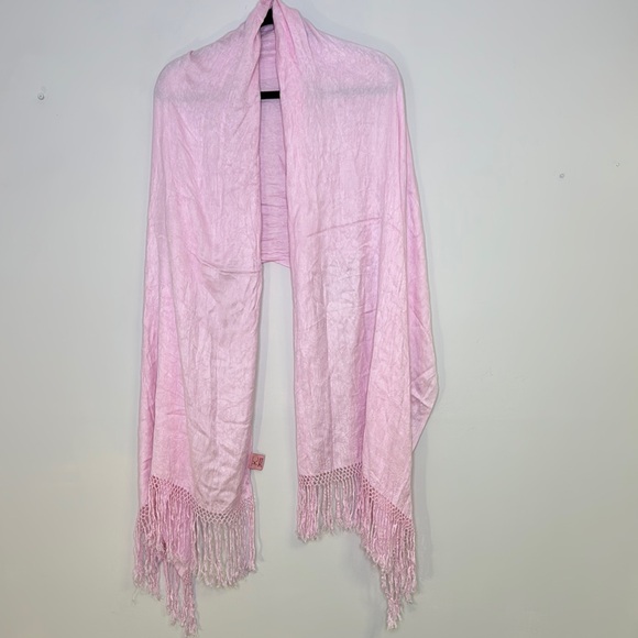 Theodora & Callum Pink Shimmer Wrap - Picture 5 of 6